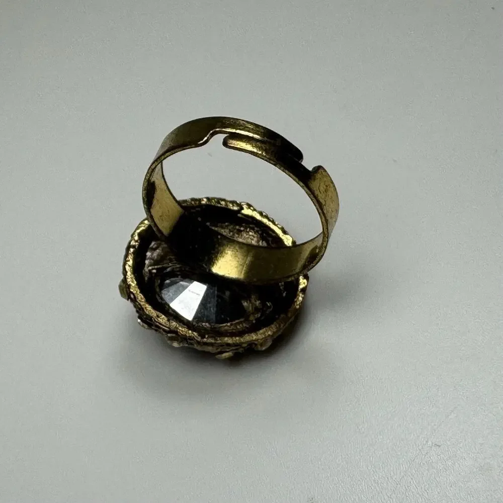Unbranded Black Adjustable Costume Jewelry Ring Fits Size 5 Light Tarnishing
